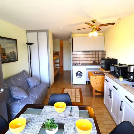 2 Pieces Avec Piscines, Proche Et Commerces, Parking Prive, Clim, Ideal Famille - Fr-1-307-273 * Le Grau-du-Roi