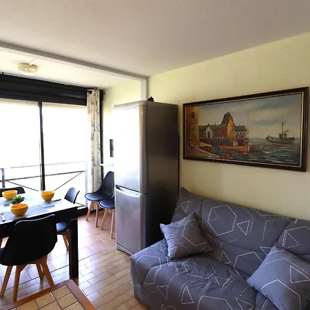 2 Pieces Avec Piscines, Proche Et Commerces, Parking Prive, Clim, Ideal Famille - Fr-1-307-273