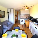2 Pieces Avec Piscines, Proche Et Commerces, Parking Prive, Clim, Ideal Famille - Fr-1-307-273 * Le Grau-du-Roi