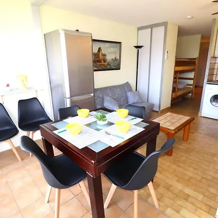 2 Pieces Avec Piscines, Proche Et Commerces, Parking Prive, Clim, Ideal Famille - Fr-1-307-273 *